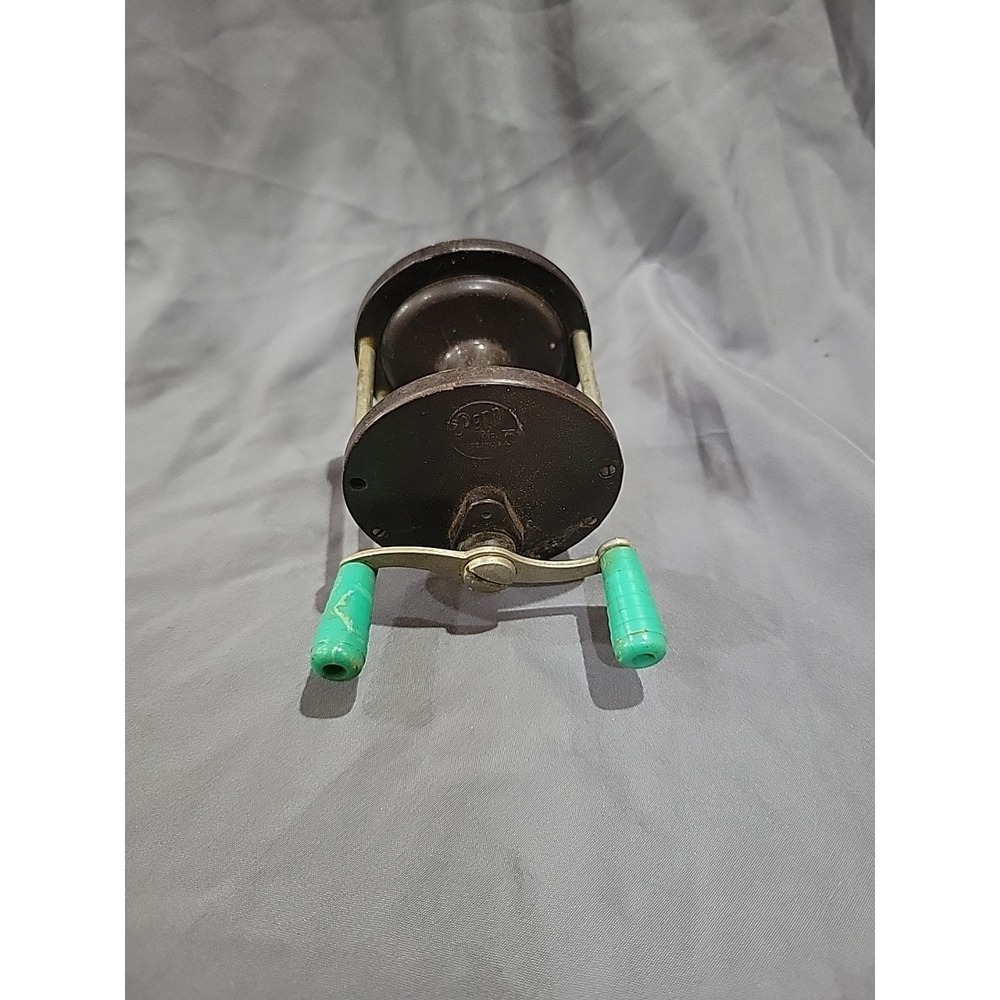 Vintage Penn No 77 Bait Casting Fishing Reel Made in USA